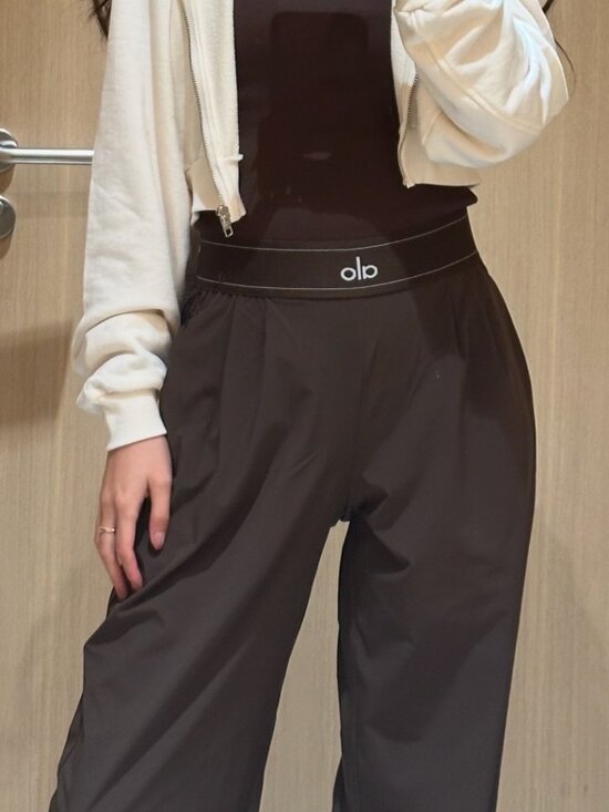 ALO Yoga Pants - NWT🤎ALO Yoga Suit Up Trouser Espresso🎨 (Regular 30"Inseam) Effortless Chic